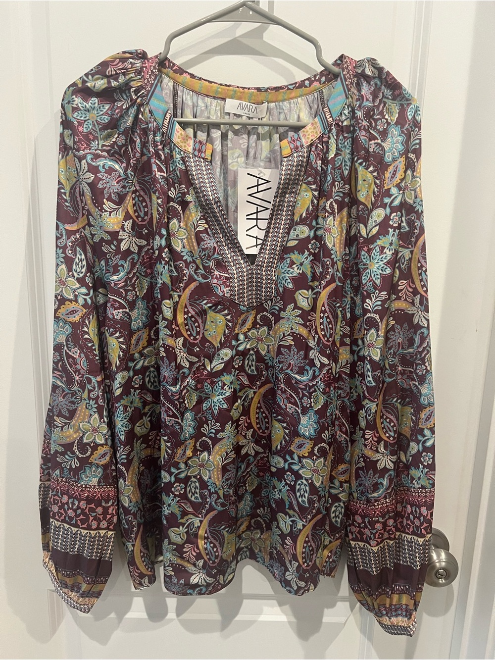 NWT Avara top size large